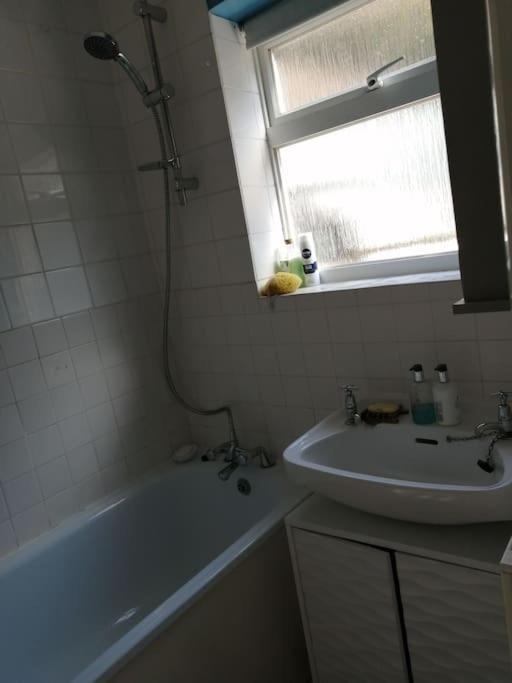 Seaside 2 Bed Terraced House With Garden Villa Хейстингс Екстериор снимка